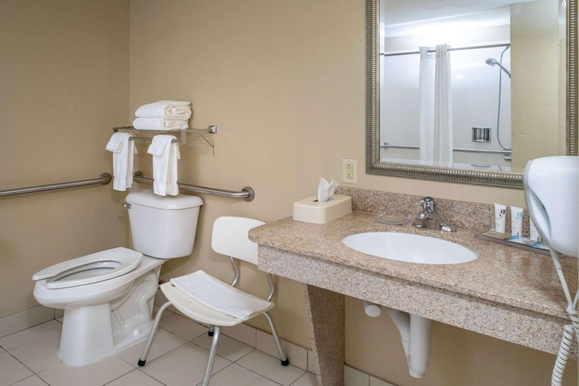 Country Inn & Suites By Radisson, Princeton, Wv Экстерьер фото